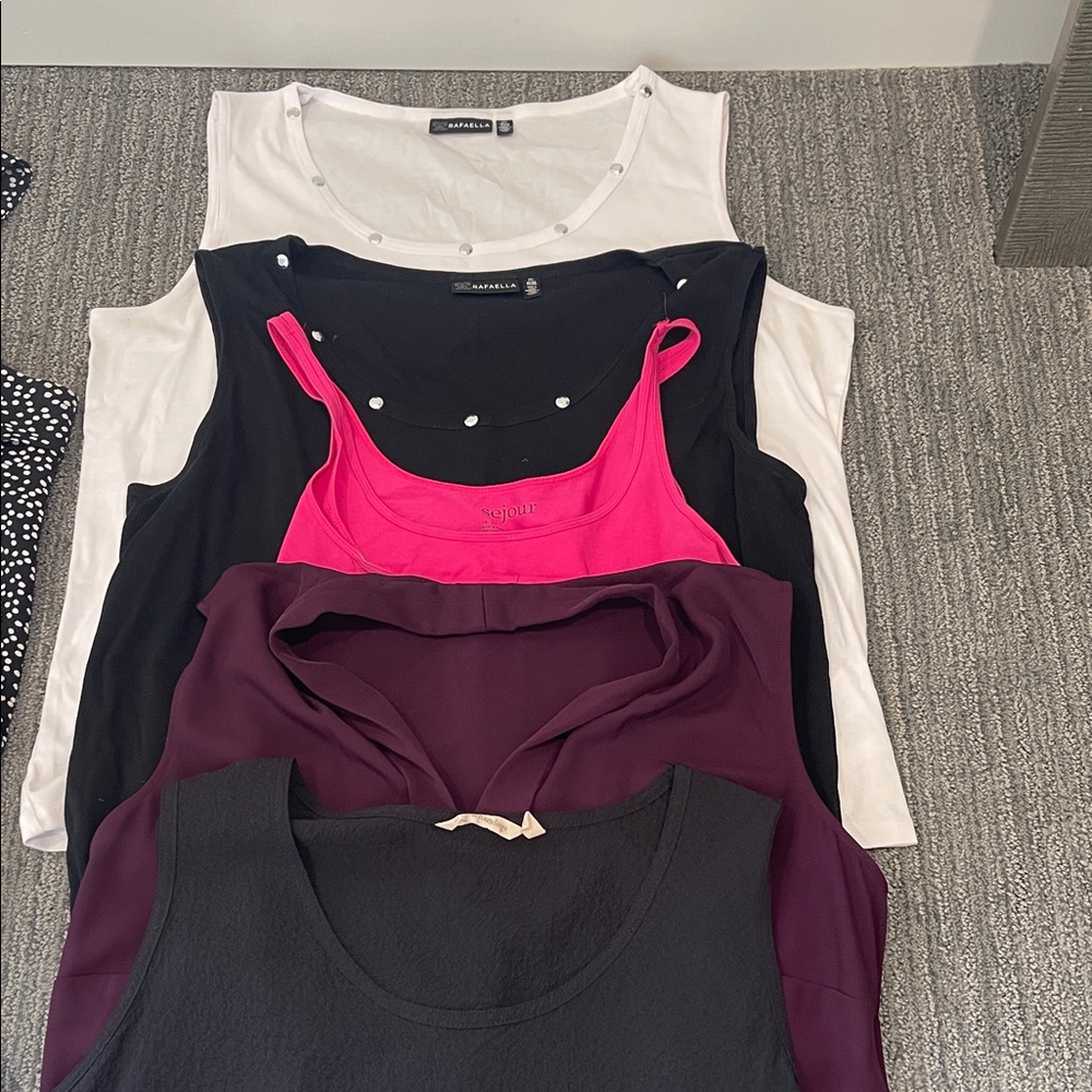 5 Women’s sleeveless tops 1X and 0x